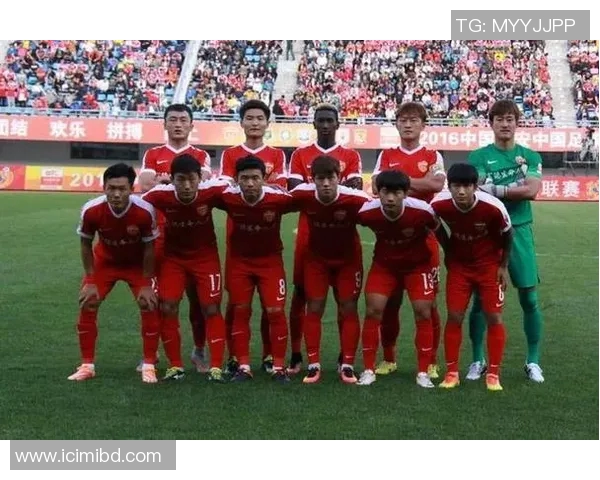 深圳足球队在选拔赛中以91分稳居积分榜首位,展现强劲实力 深圳足球队在选拔赛中以91分稳居积分榜首位,展现强劲实力